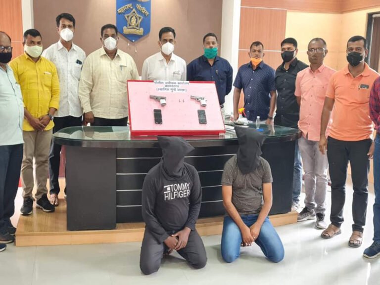 Ahmednagar Crime News: बंद टोलनाक्यावर सुरू होता ‘हा’ उद्योग, पोलिसांना कळताच… – ahmednagar: two arrested for selling weapons at toll naka on nagar-jamkhed road